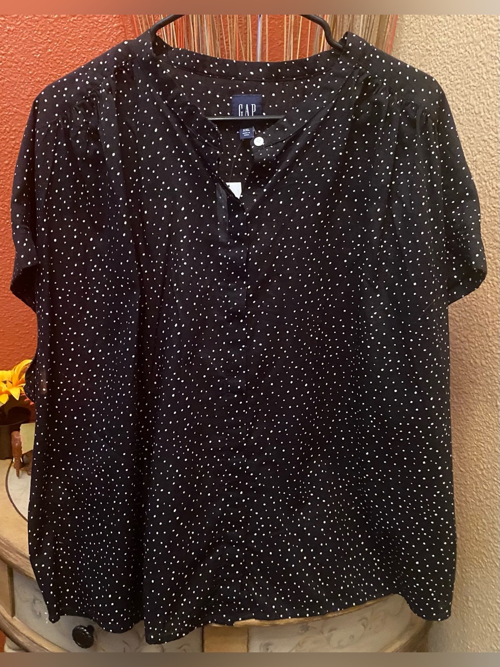 GAP - NEW - lightweight short-sleeve polka dot blouse